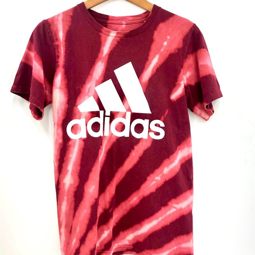 ADIDAS Go To Tee Red Tie Dye Short Sleeve Shirt - Picture 1 of 14